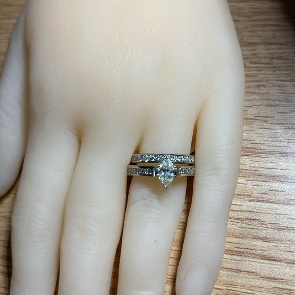 Marquis Diamond Ring - Picture 11 of 15